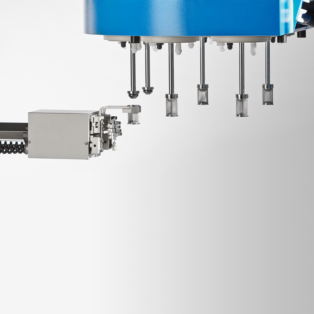 Verwenden Sie den Roboterarm, um die Drehkörbchenmethoden für Ihren vollautomatischen Dissolutiontester AT MD zu wechseln.