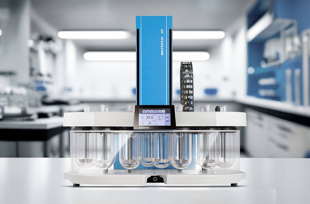 Comparative dissolution tester for testing two formulations simultaneously.